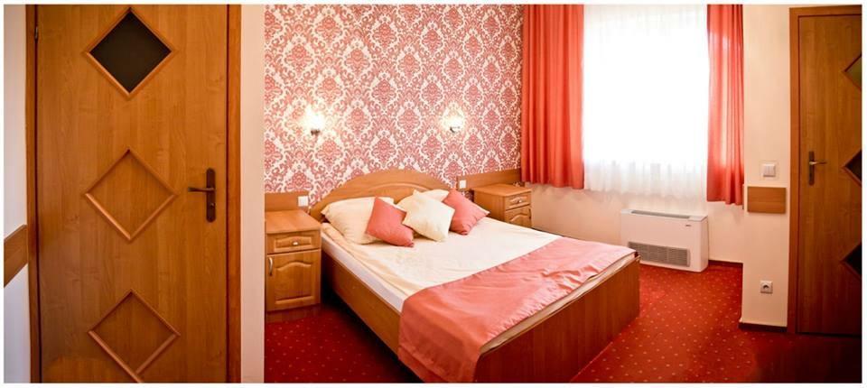 Hotel U Grubego Вельоґура Екстер'єр фото